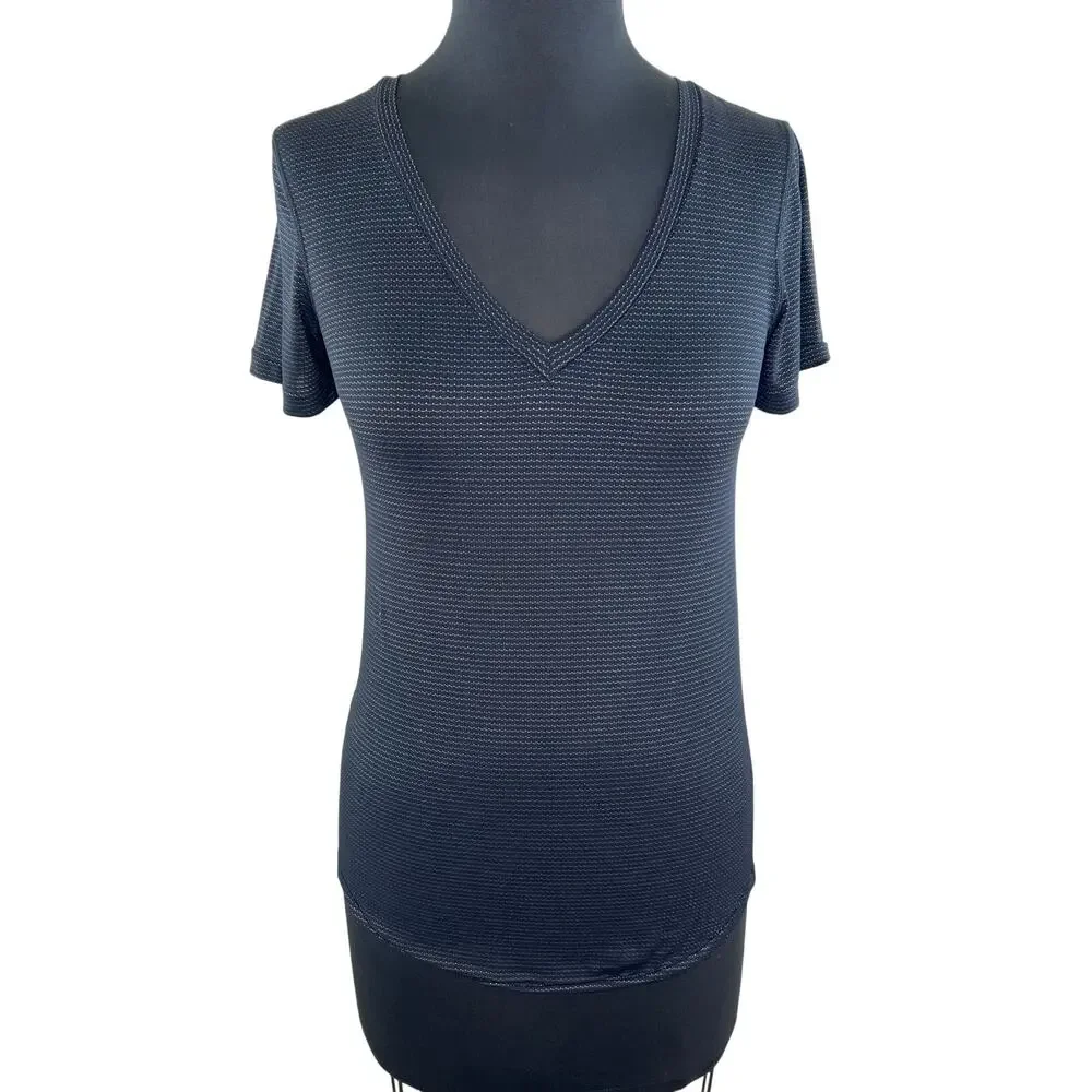 Lululemon Black Striped V-Neck Short Sleeve Slim Fit Active Top Shirt Size 2/4